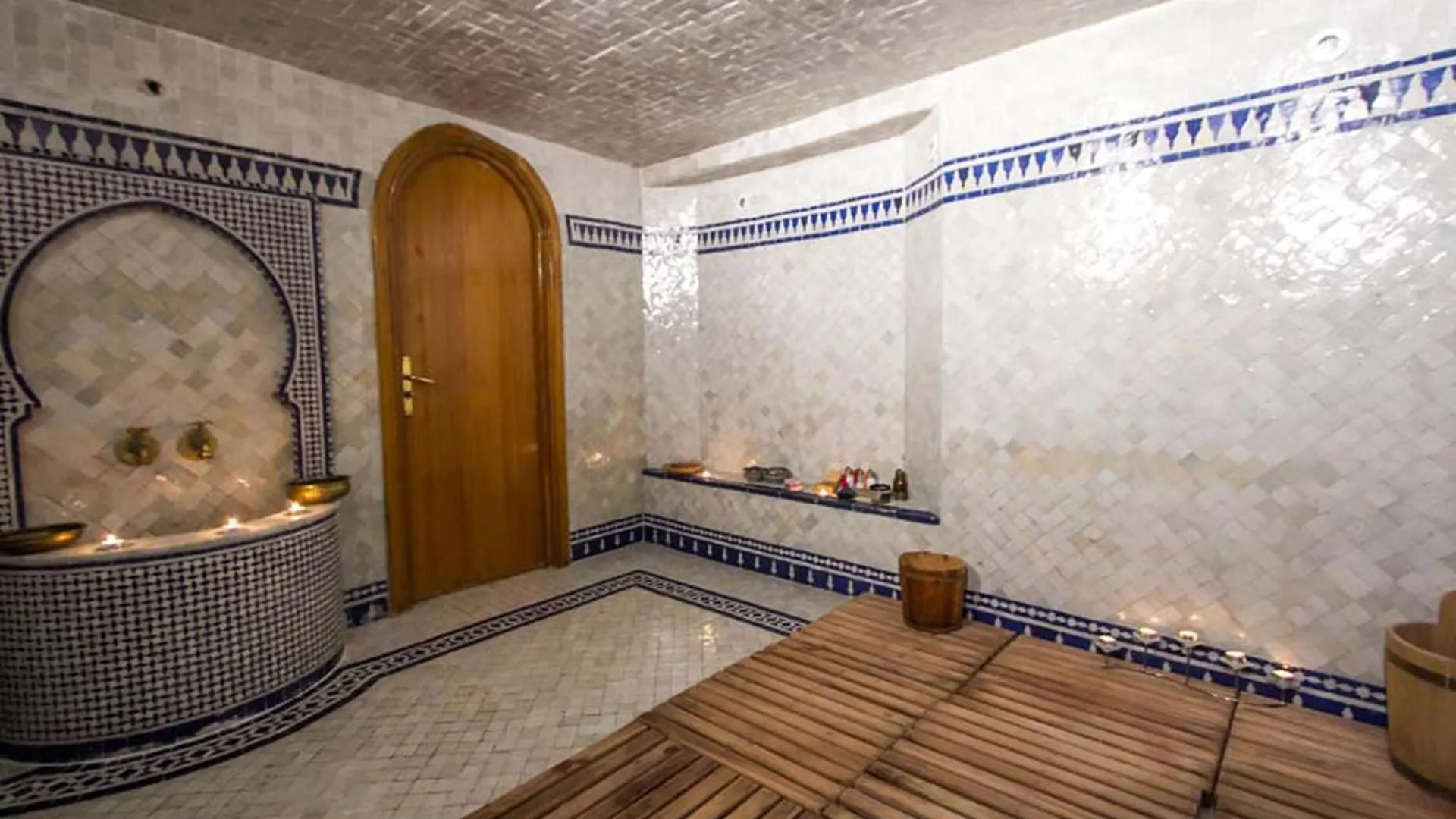 Room In Bb - Riad Authentic Palace Spa - Royale Suite Al Cazar فاس
